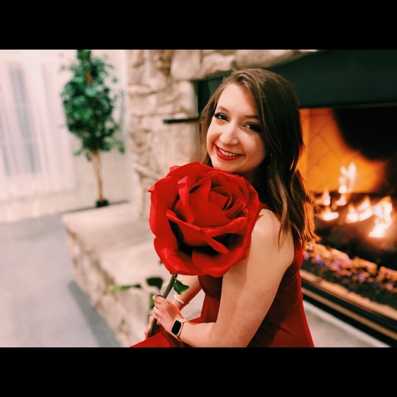 Meet your Posher, Chloe - Picture 2 of 5